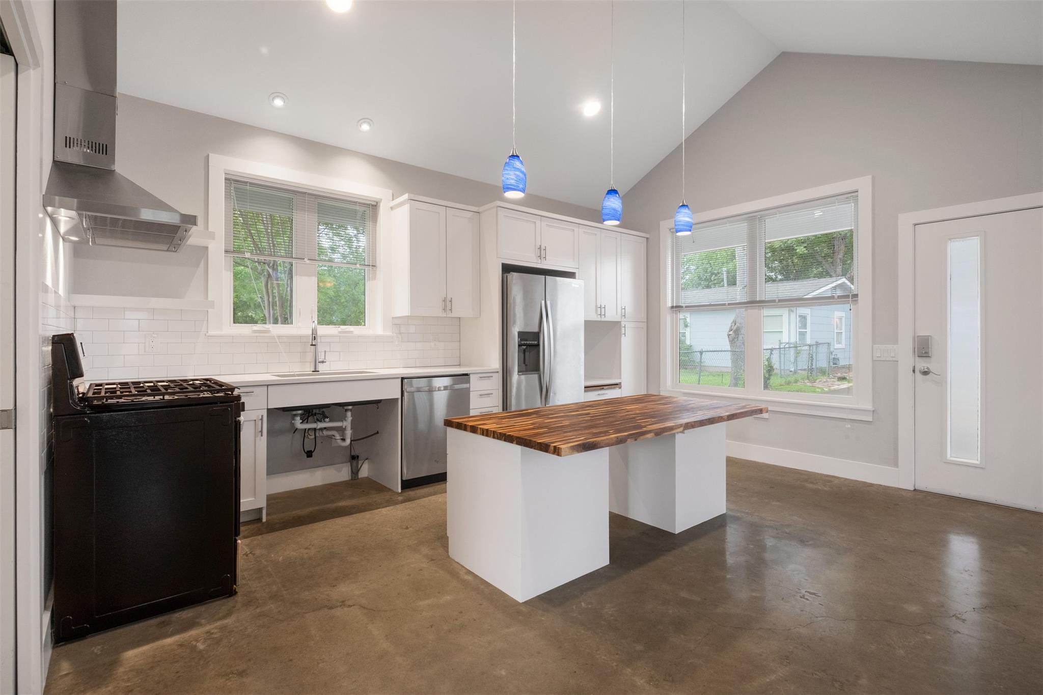 1905 W Saint Johns Ave, Austin, TX 78757