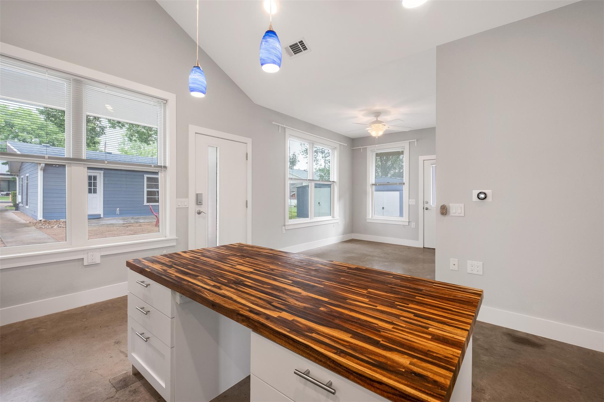 1905 W Saint Johns Ave, Austin, TX 78757