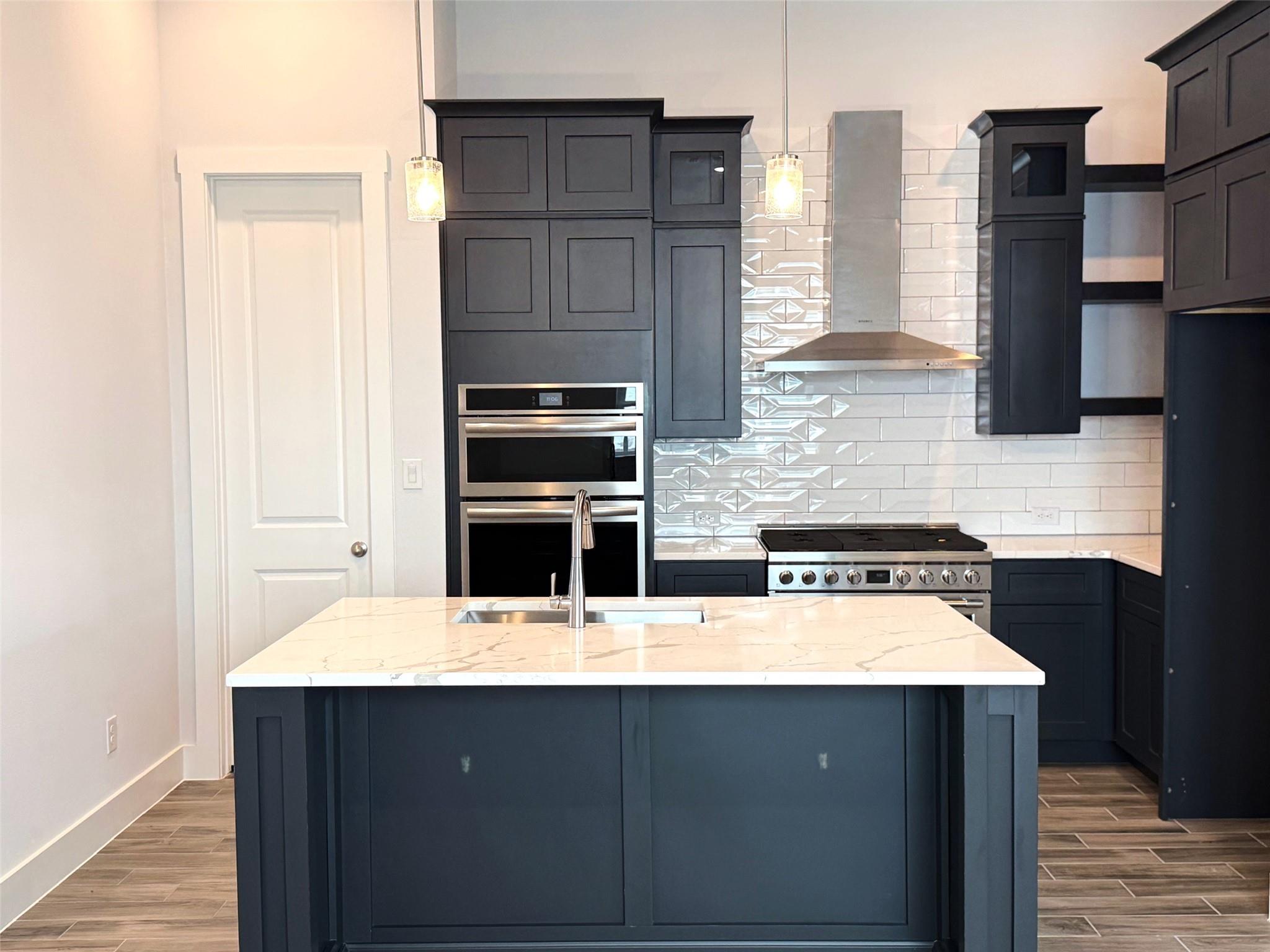 8510 Red Bottle Brush Rd, Lago Vista, TX 78645