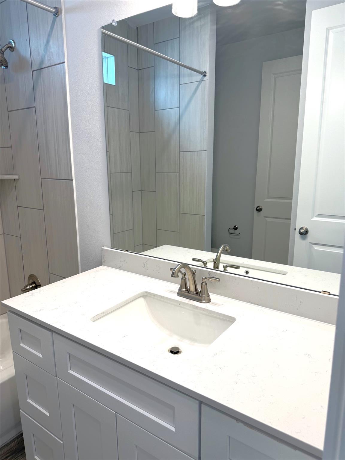 8510 Red Bottle Brush Rd, Lago Vista, TX 78645