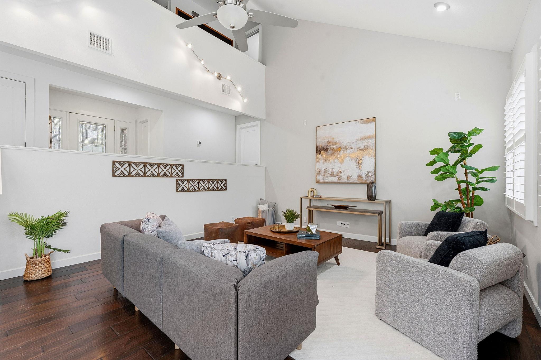 1004 Jousting Pl, Austin, TX 78746