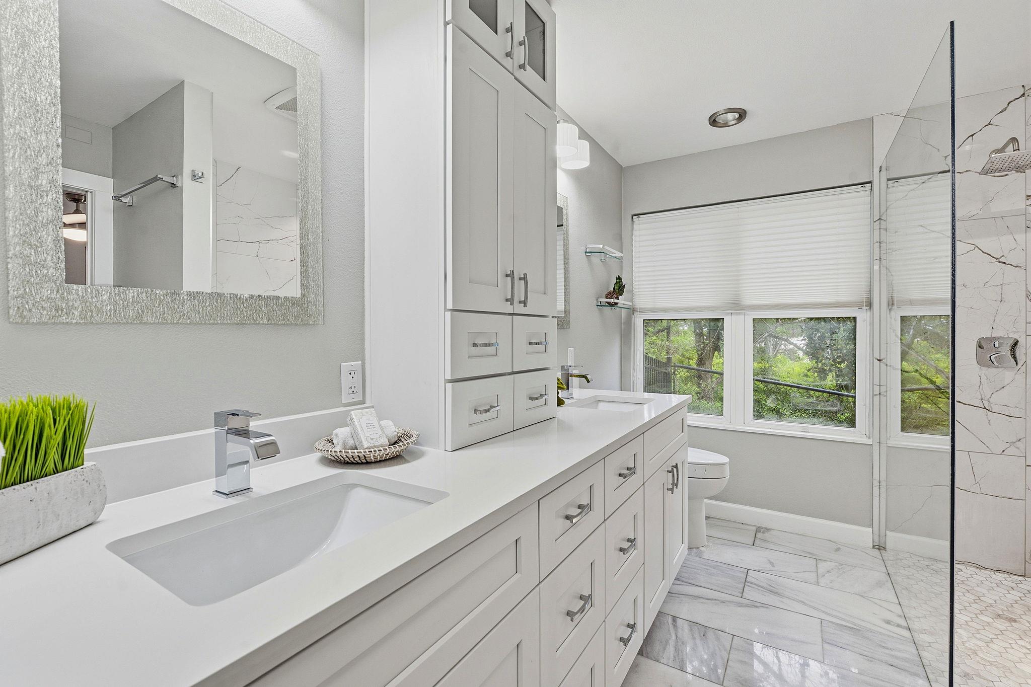 1004 Jousting Pl, Austin, TX 78746