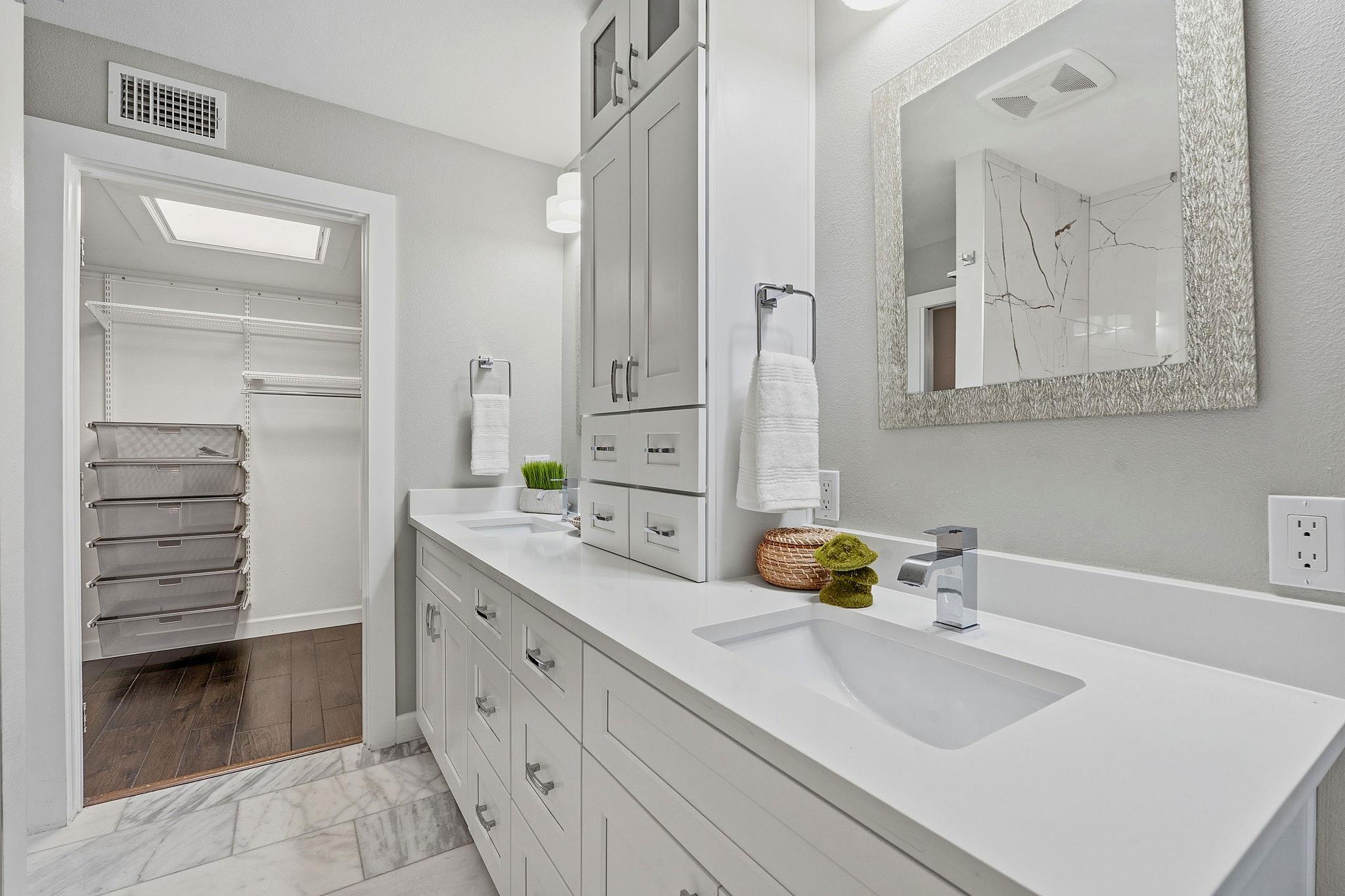 1004 Jousting Pl, Austin, TX 78746