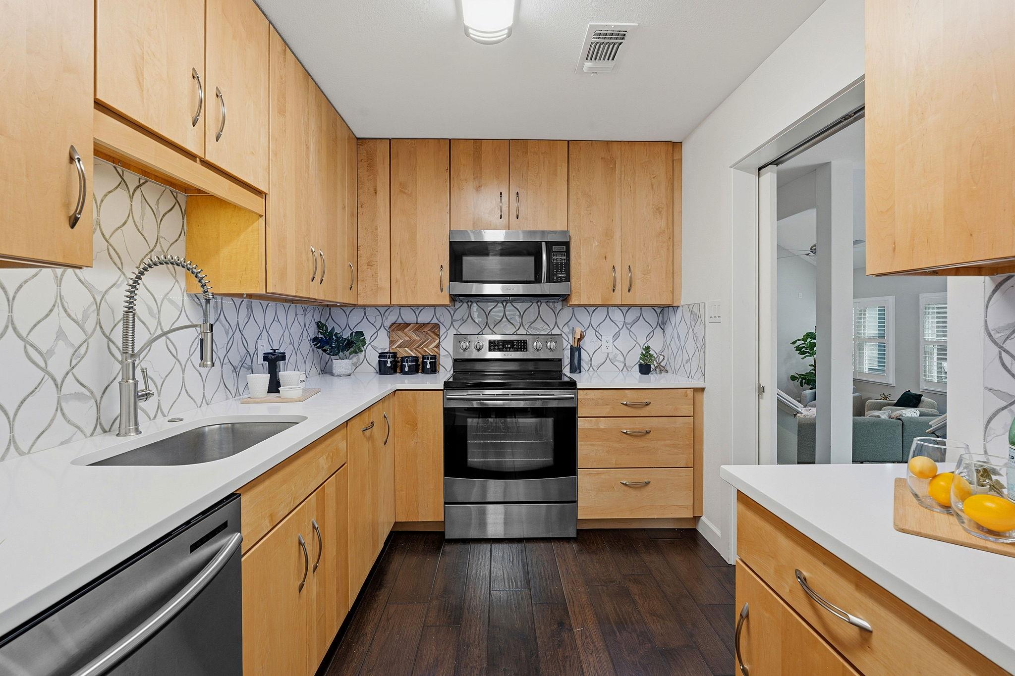 1004 Jousting Pl, Austin, TX 78746