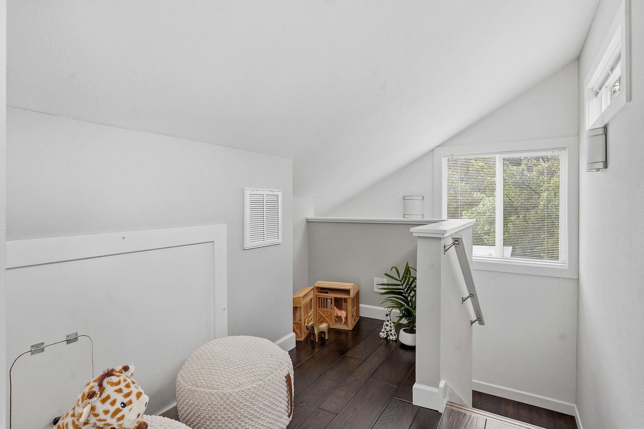 1004 Jousting Pl, Austin, TX 78746