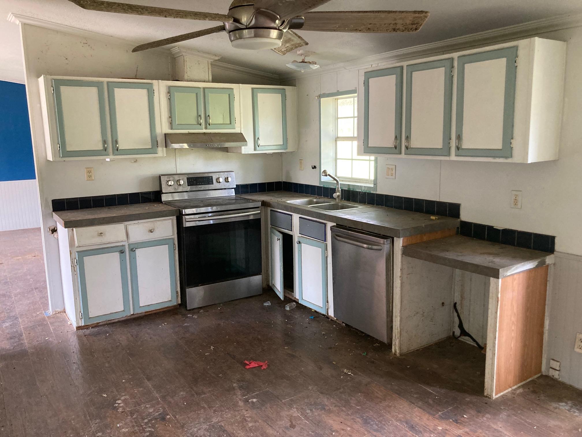 1050 Harmon Hills Rd, Dripping Springs, TX 78620