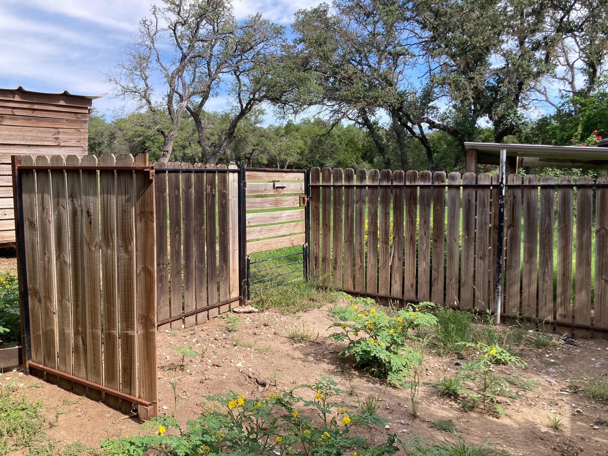 1050 Harmon Hills Rd, Dripping Springs, TX 78620