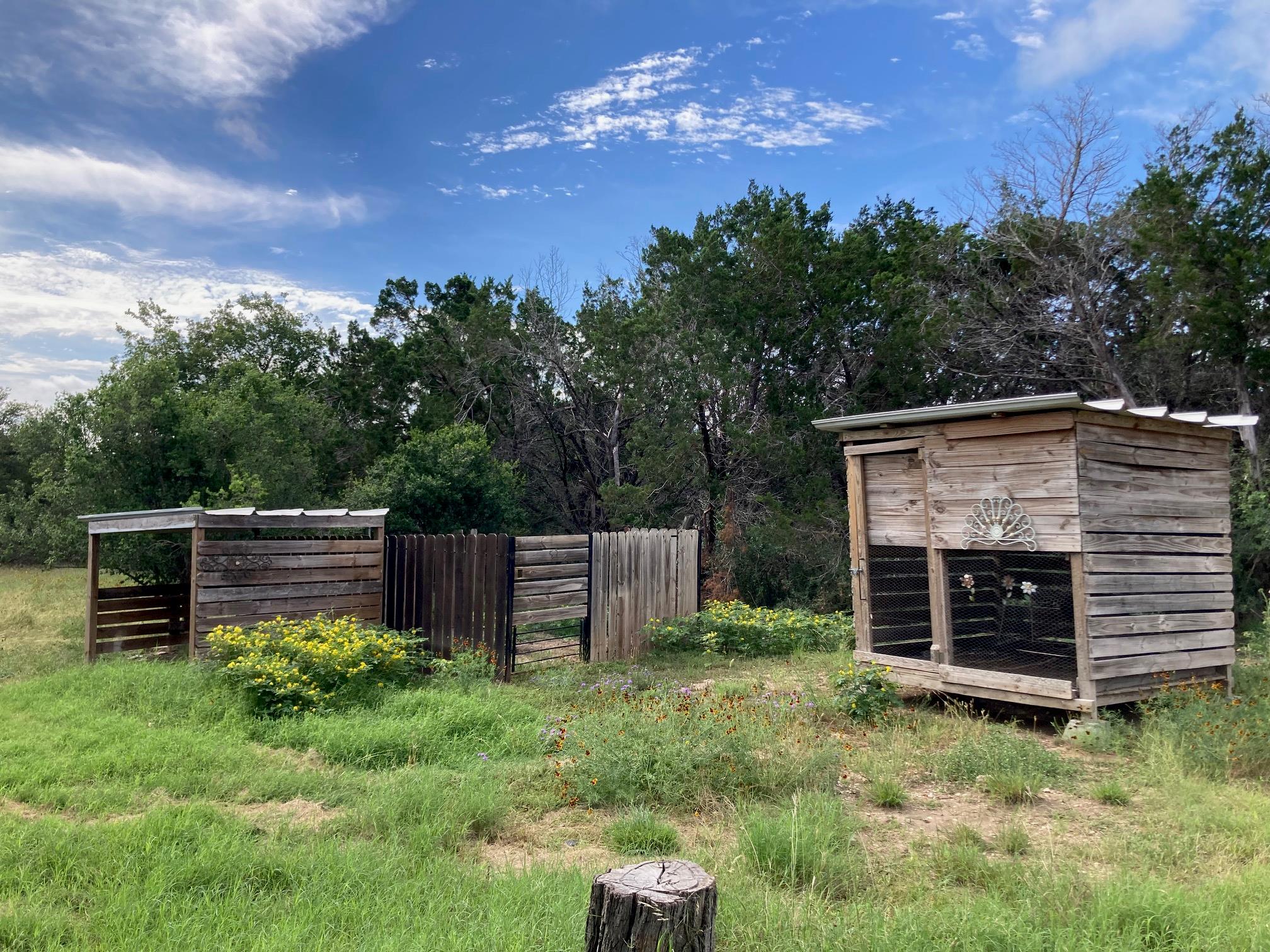 1050 Harmon Hills Rd, Dripping Springs, TX 78620