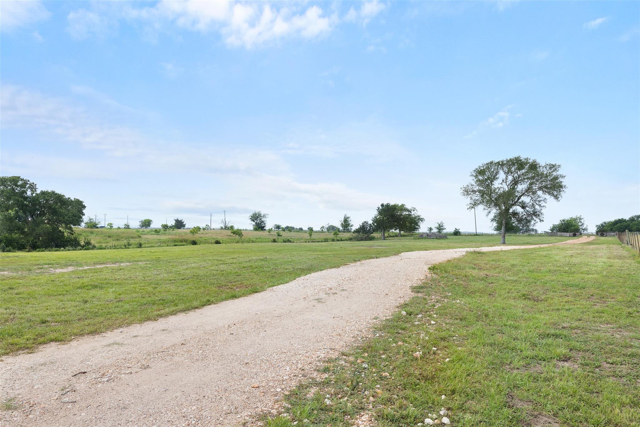 1347 County Road 426, Dime Box, TX 77853