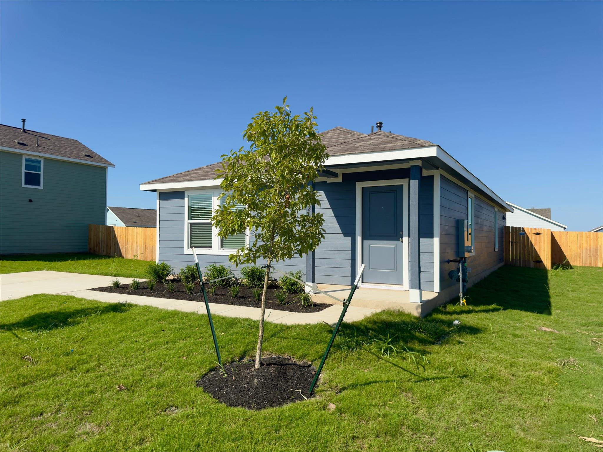 2210 Cyclone Dr, Lockhart, TX 78644