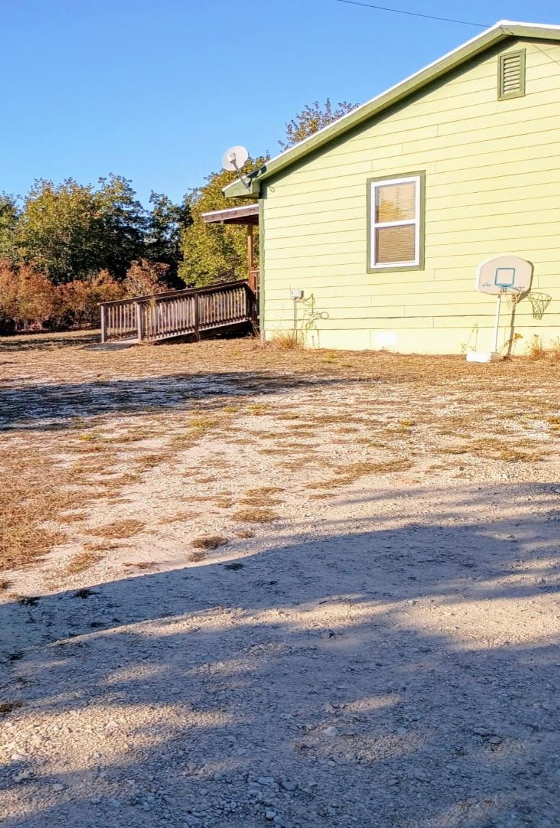 426 Cardinal Dr, Paige, TX 78659