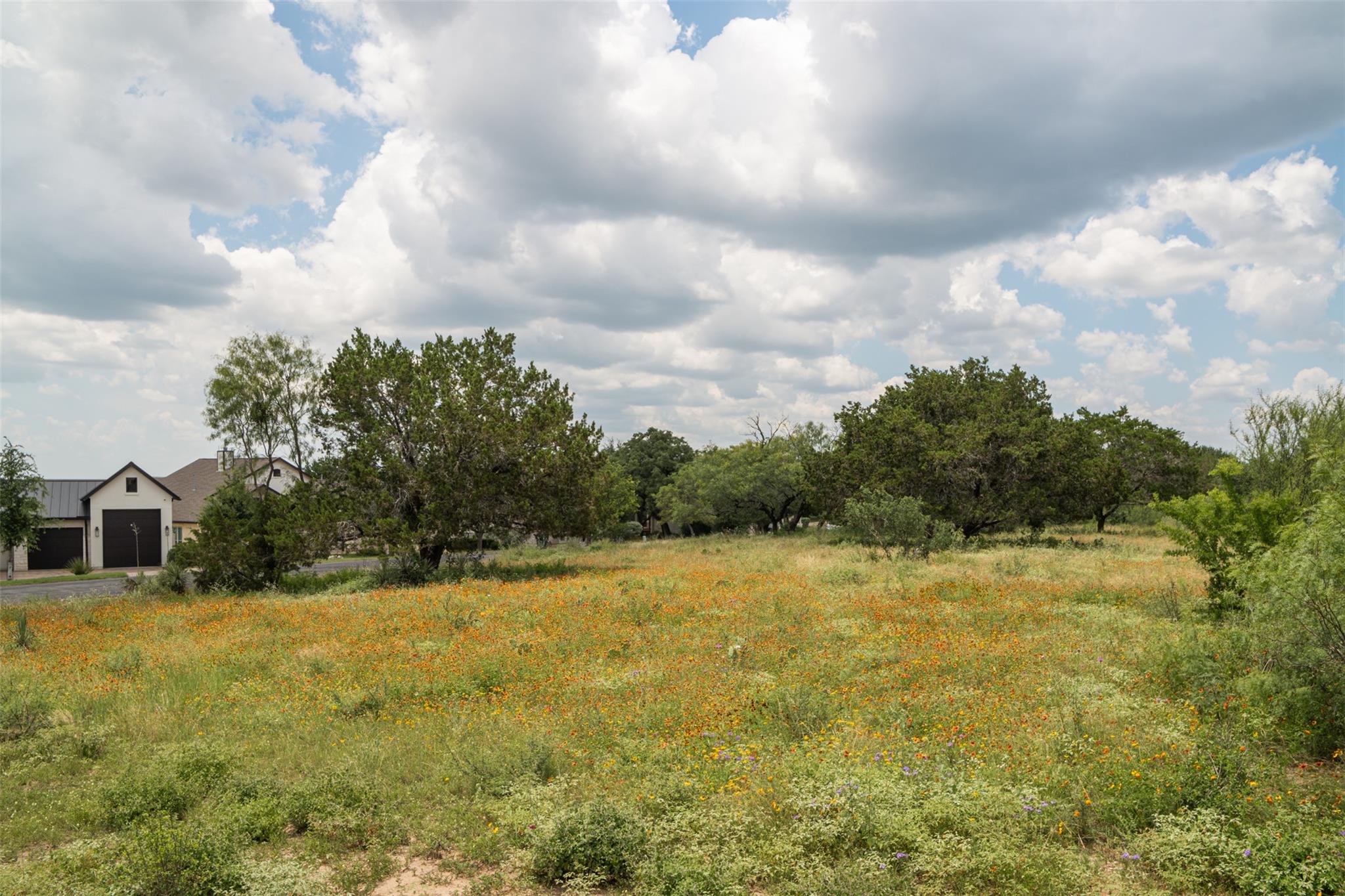 828 Wesley Ridge Dr, Spicewood, TX 78669