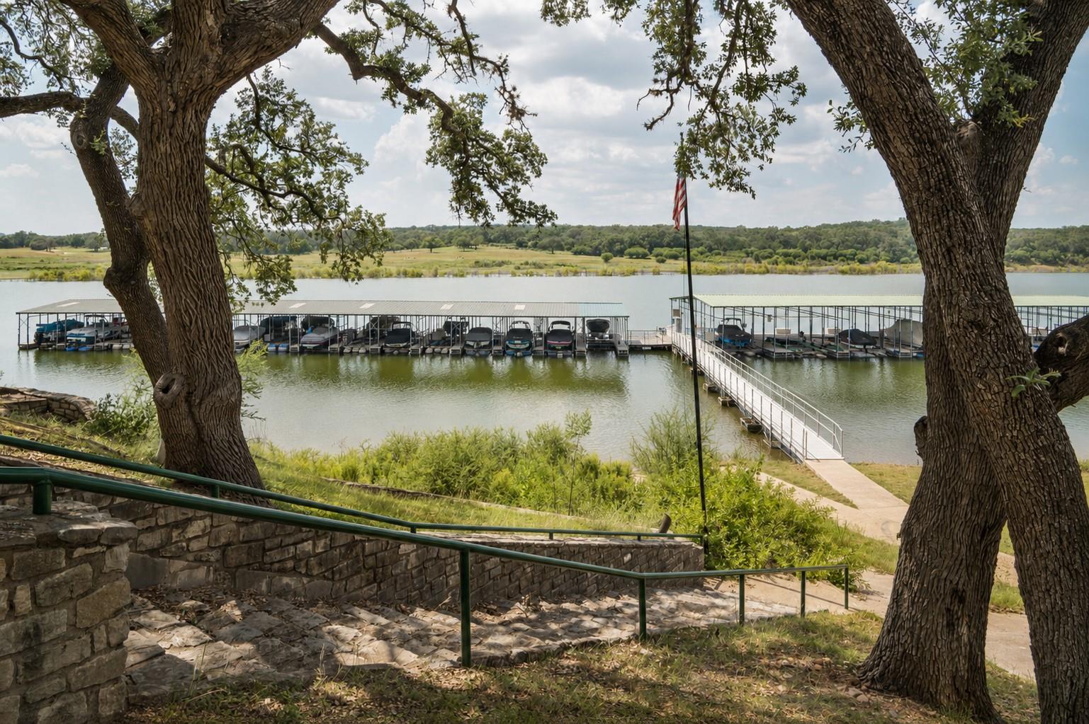 828 Wesley Ridge Dr, Spicewood, TX 78669