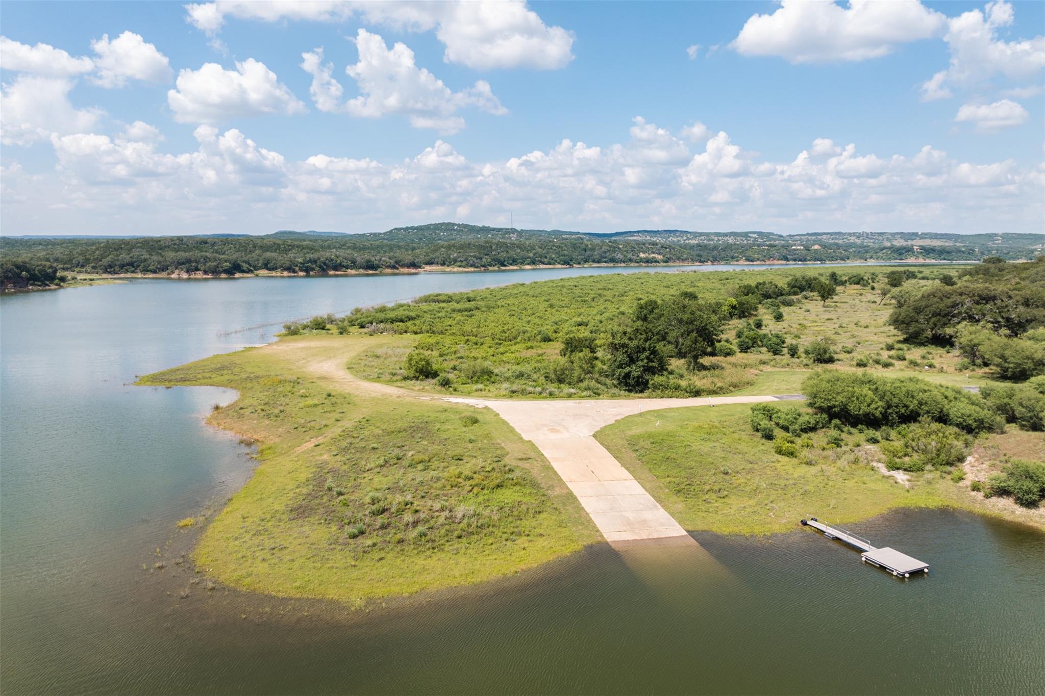 828 Wesley Ridge Dr, Spicewood, TX 78669