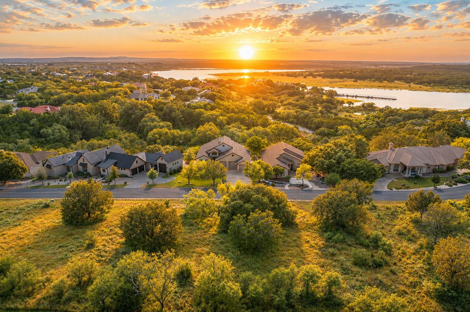 828 Wesley Ridge Dr, Spicewood, TX 78669