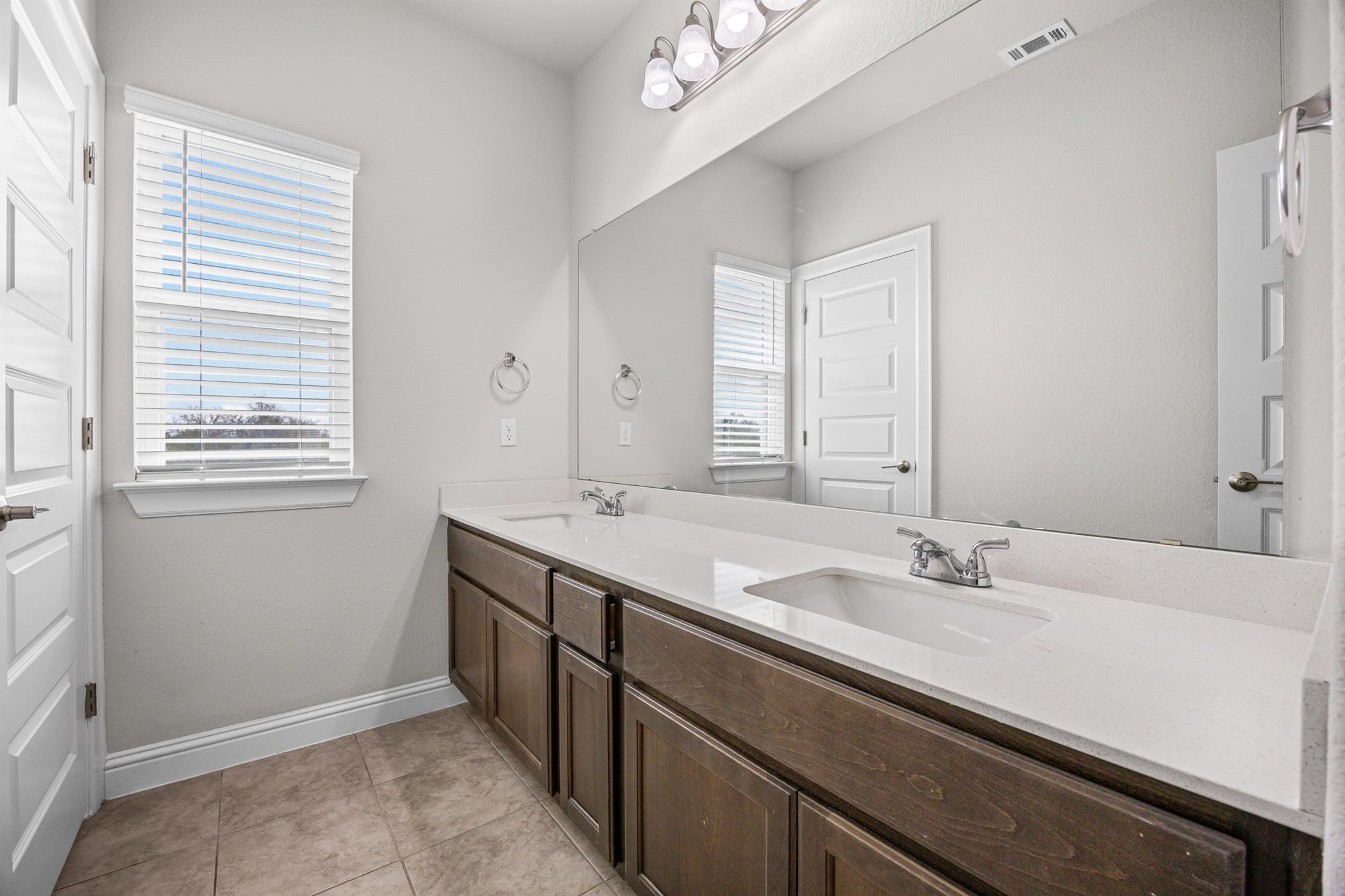 101 Stone Canyon Dr, Georgetown, TX 78628