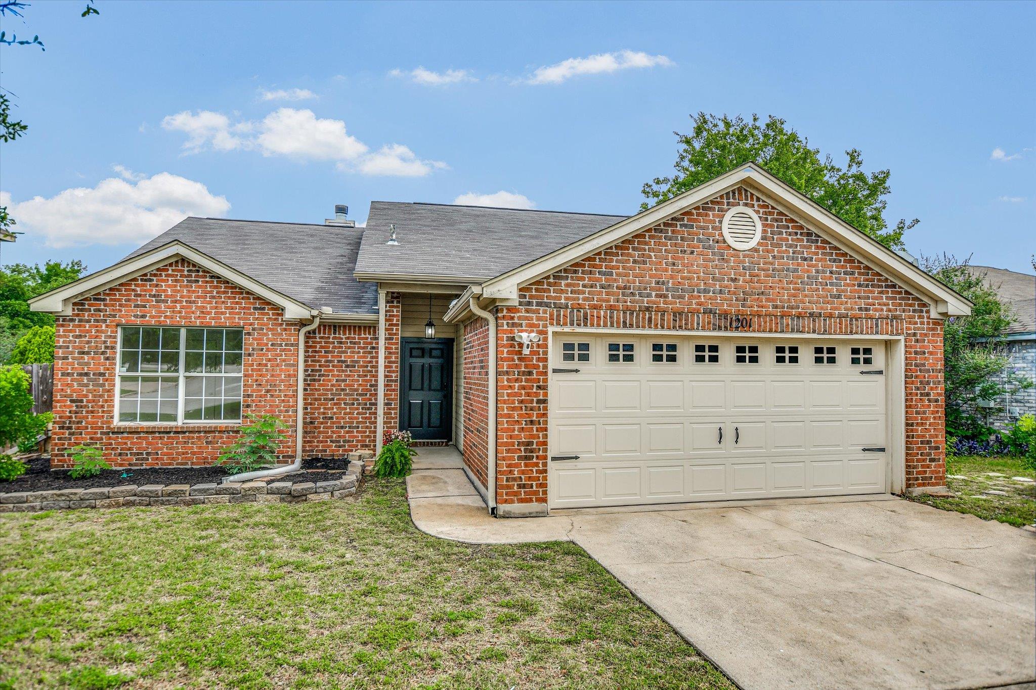 1201 Madrone Trl, Leander, TX 78641