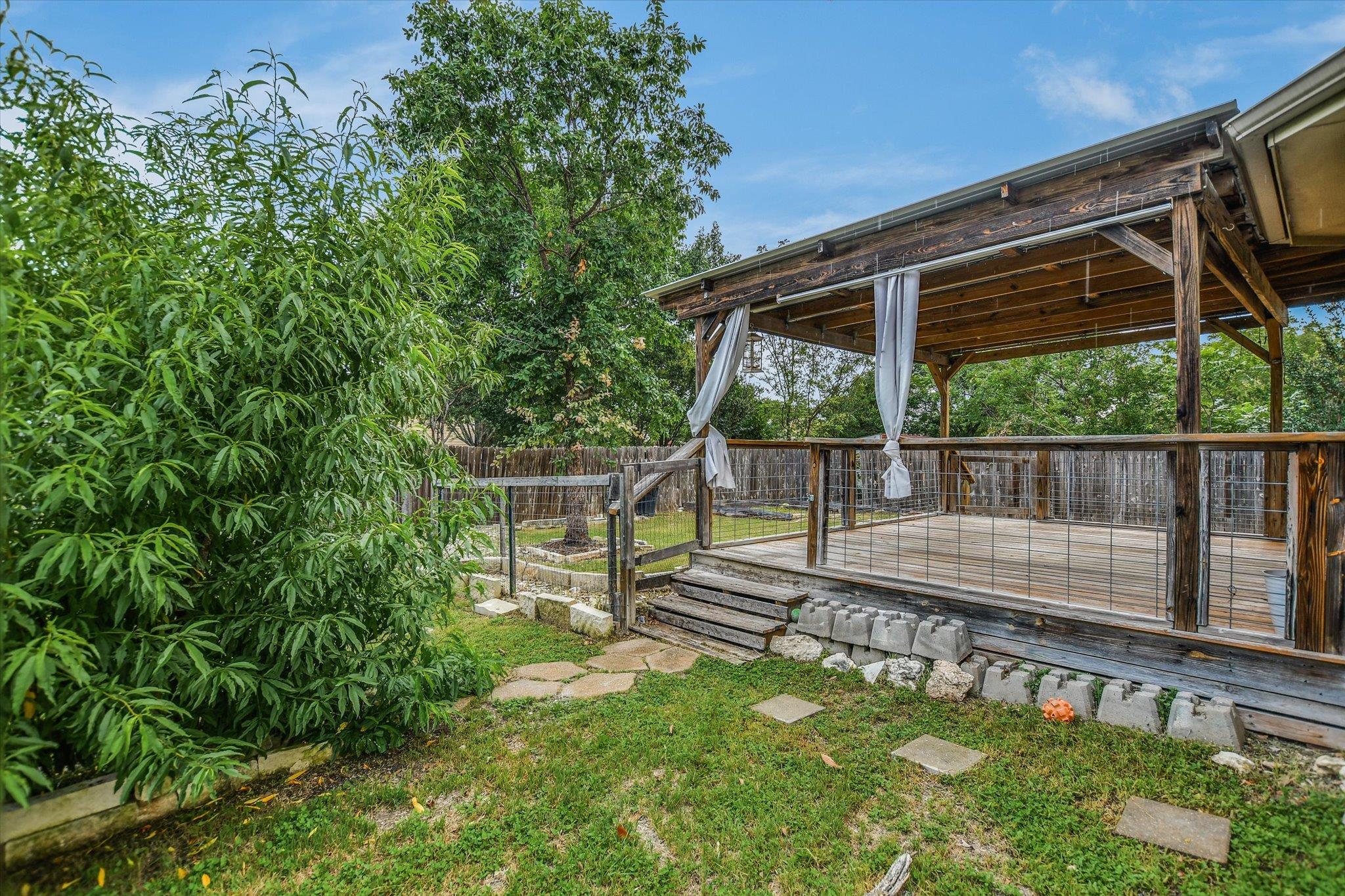 1201 Madrone Trl, Leander, TX 78641