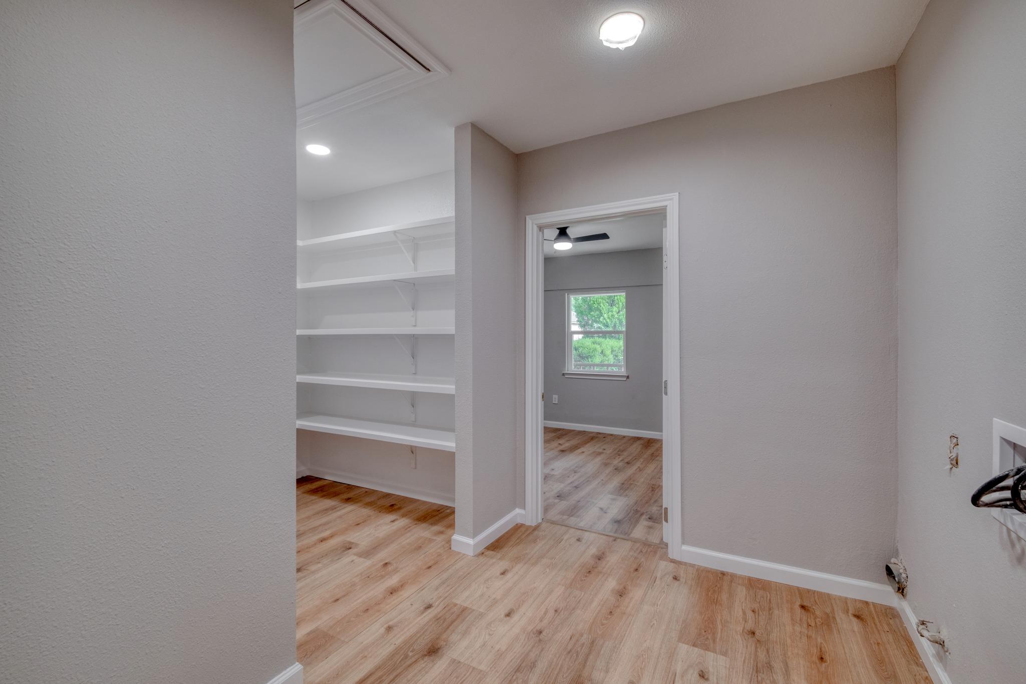 905 Wickfield Ln, Austin, TX 78753