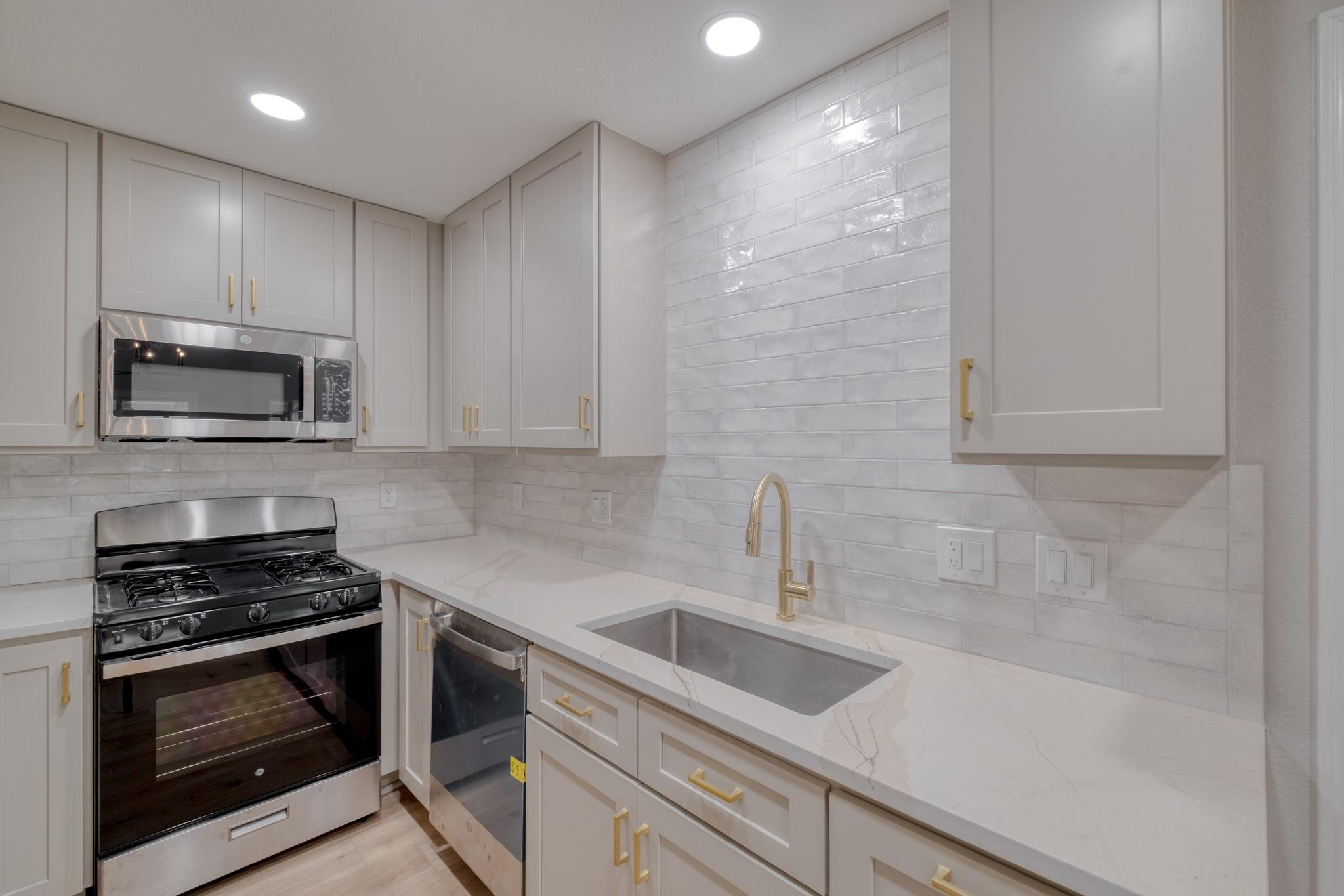 905 Wickfield Ln, Austin, TX 78753