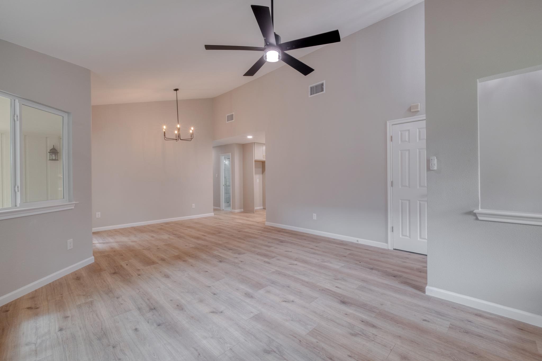 905 Wickfield Ln, Austin, TX 78753