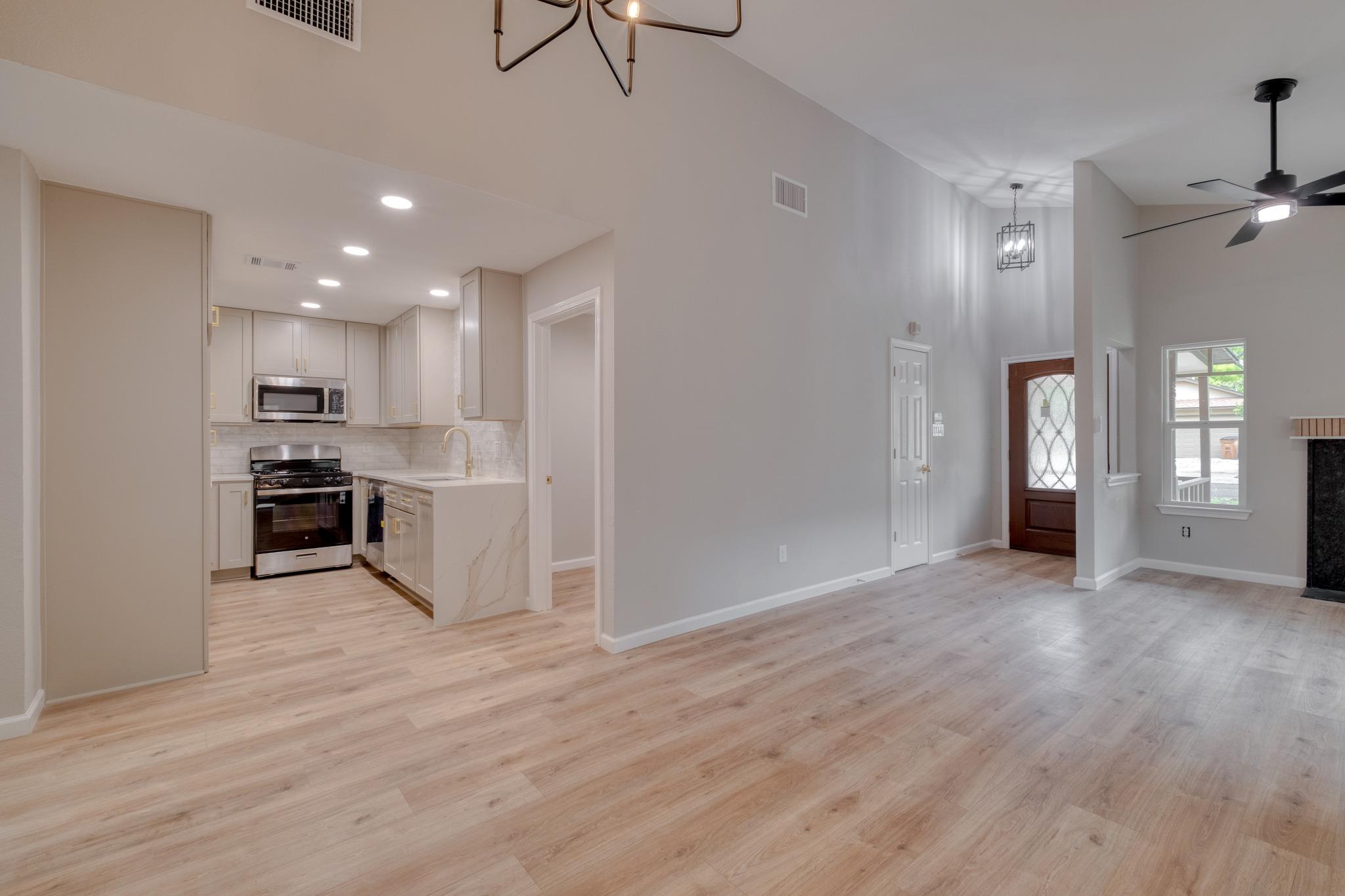 905 Wickfield Ln, Austin, TX 78753