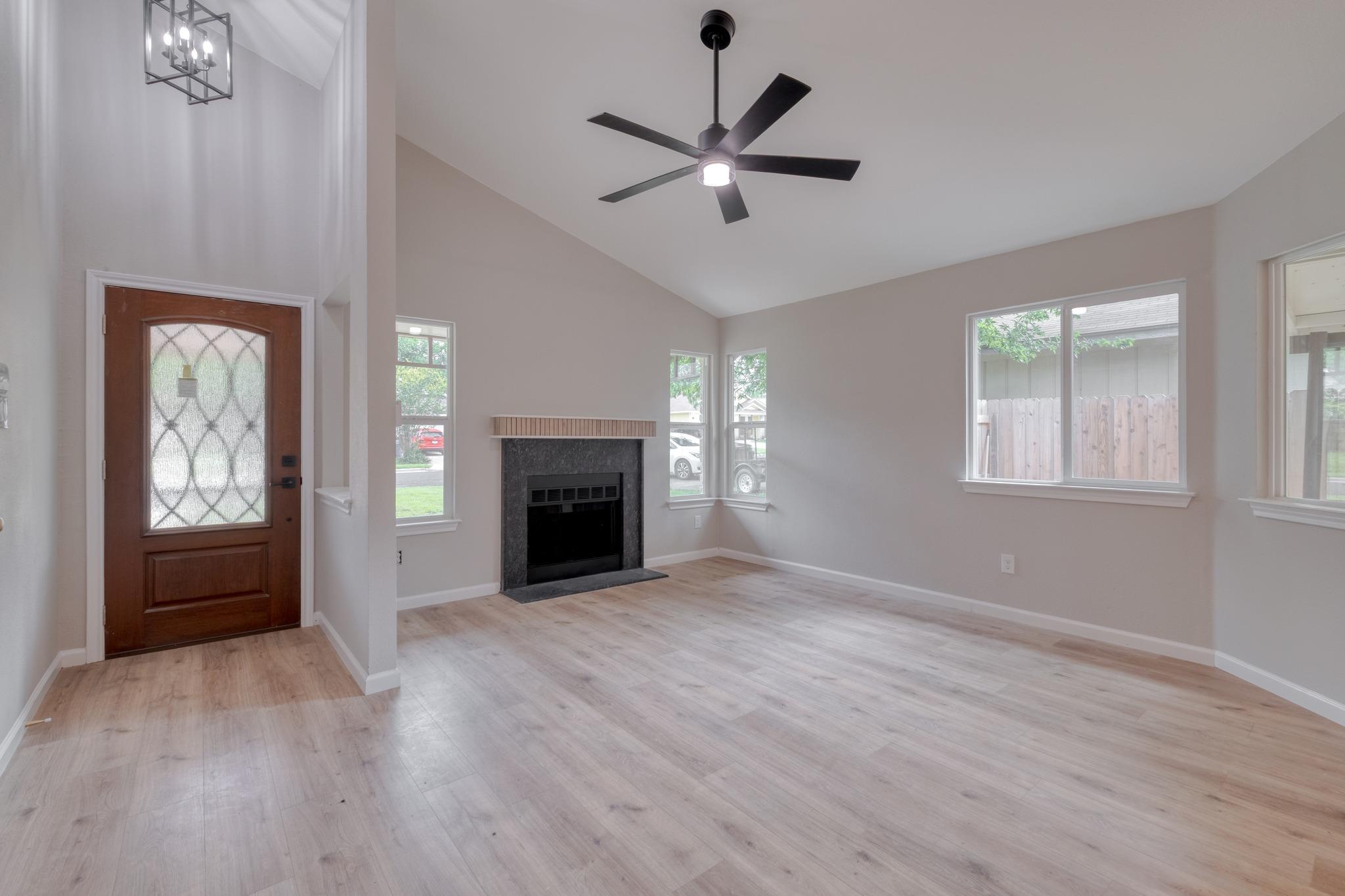 905 Wickfield Ln, Austin, TX 78753