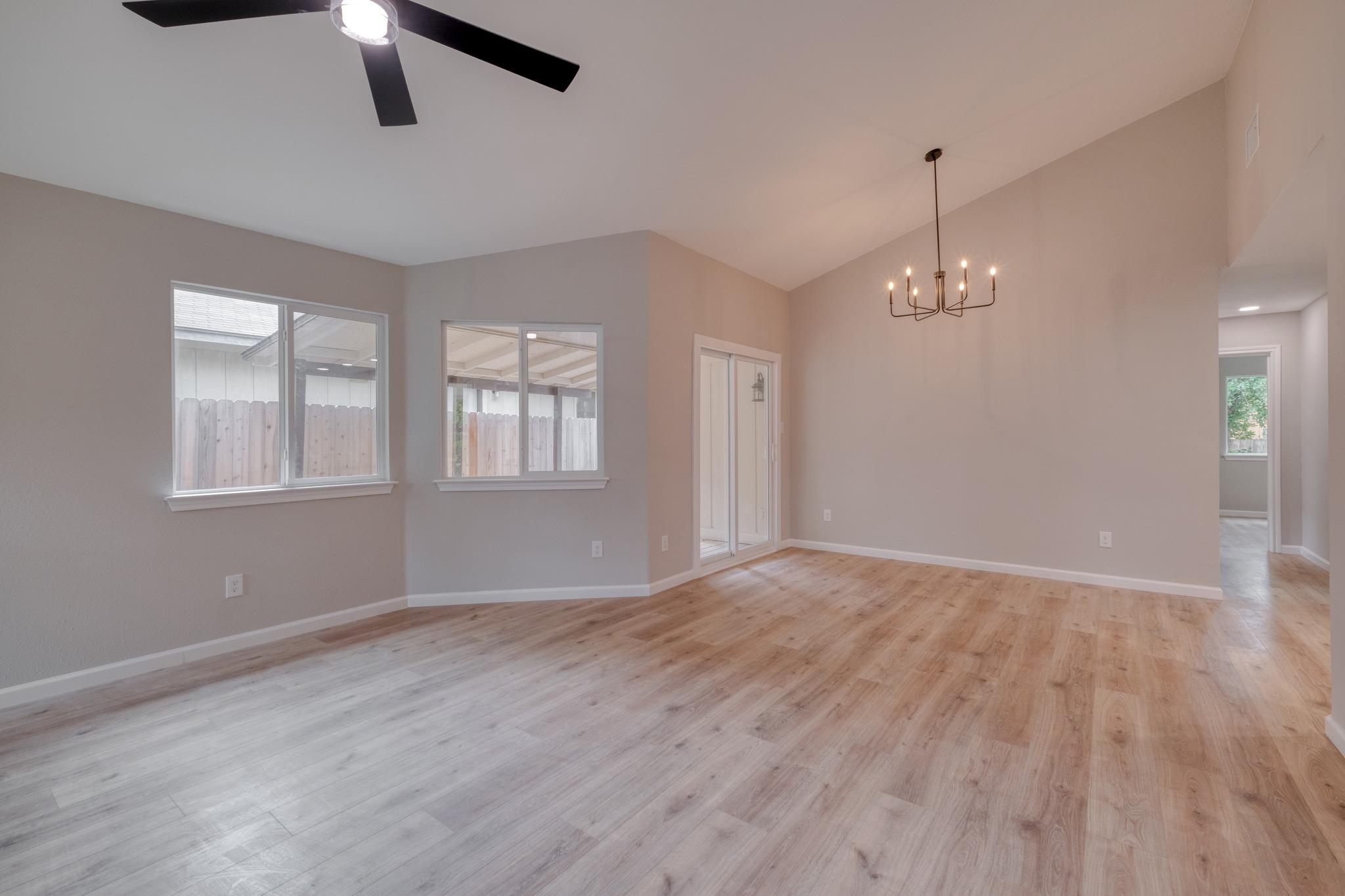 905 Wickfield Ln, Austin, TX 78753