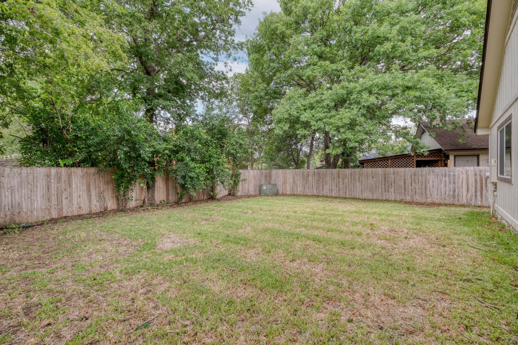 905 Wickfield Ln, Austin, TX 78753