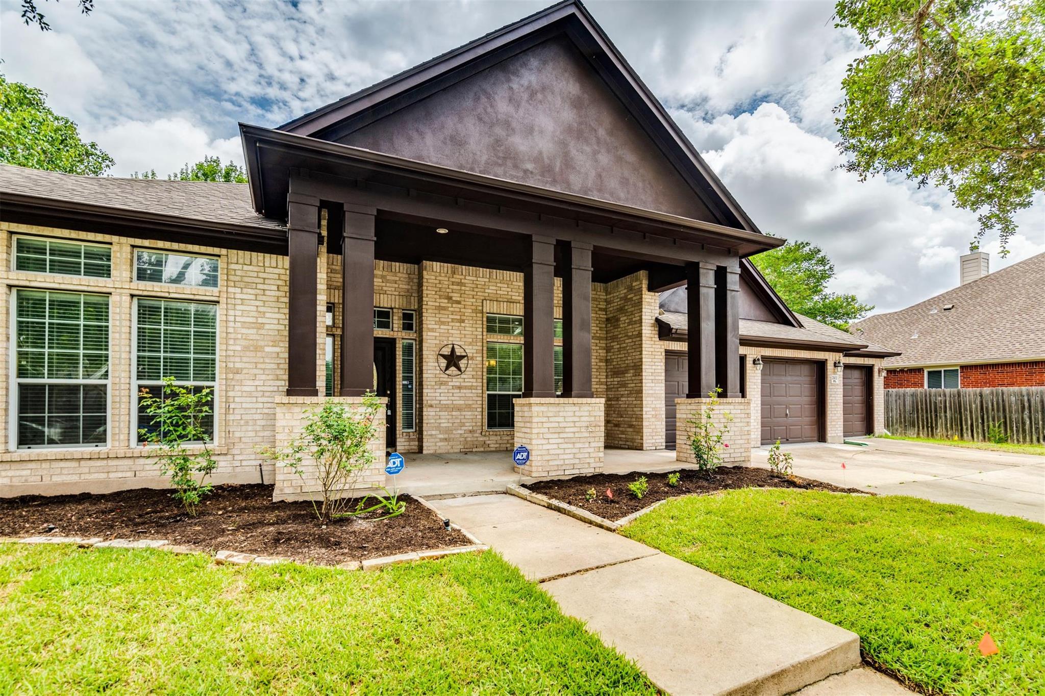 2102 Chincho Dr, Pflugerville, TX 78660