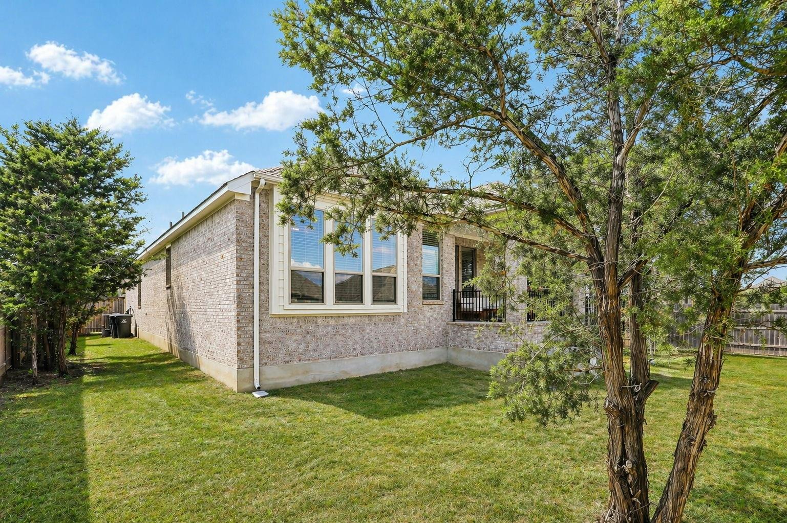 124 FOUNTAIN GRASS Dr, San Marcos, TX 78666