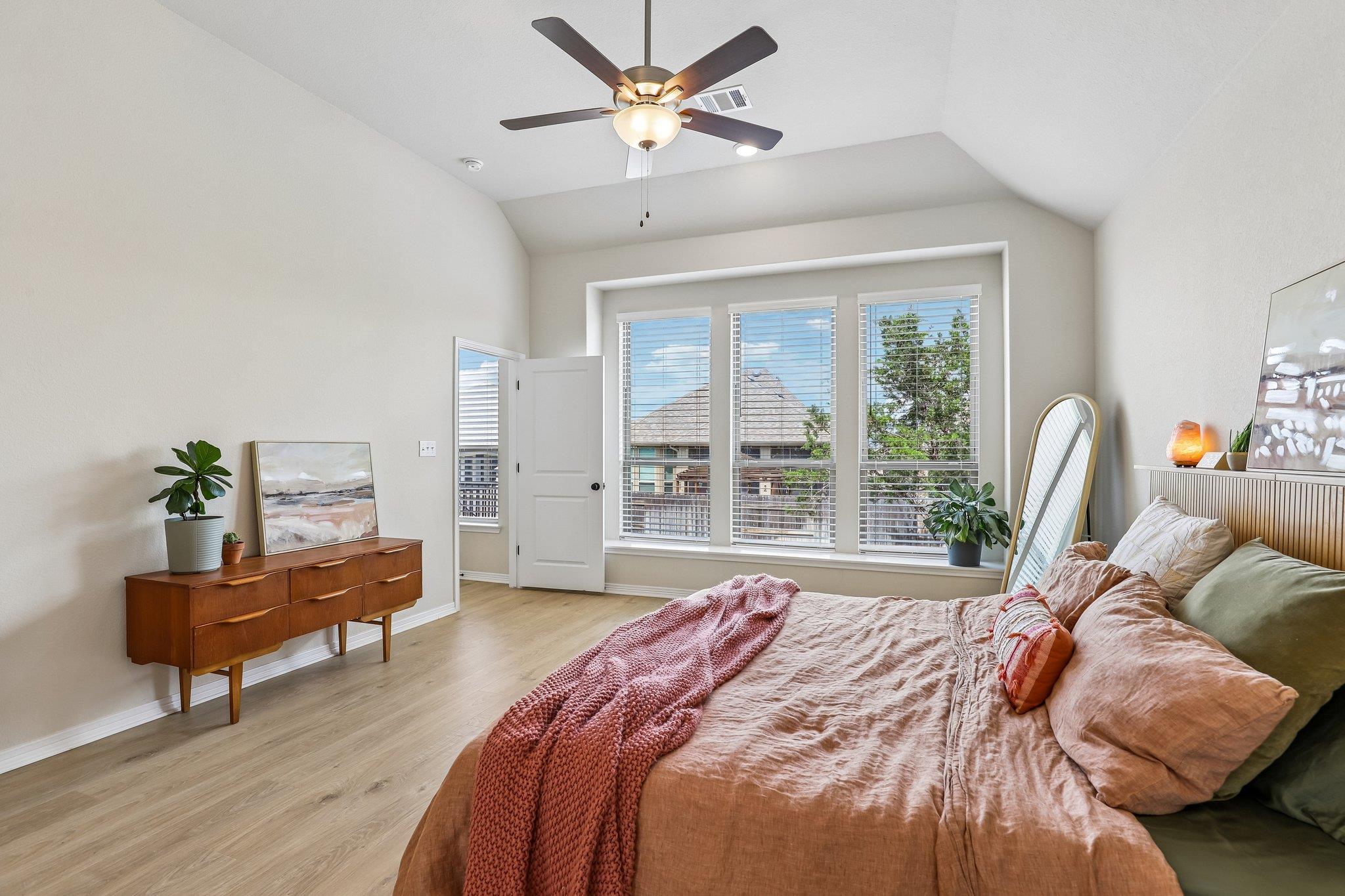 124 FOUNTAIN GRASS Dr, San Marcos, TX 78666