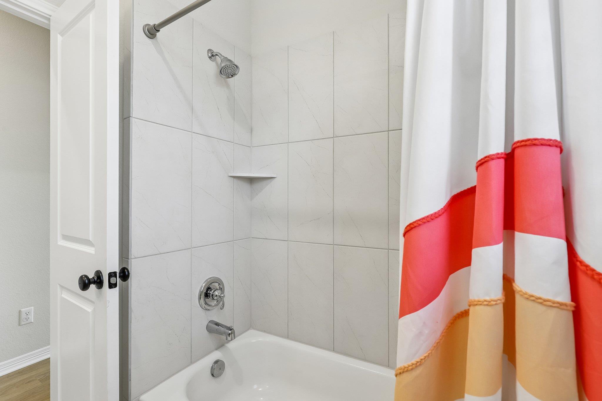 124 FOUNTAIN GRASS Dr, San Marcos, TX 78666