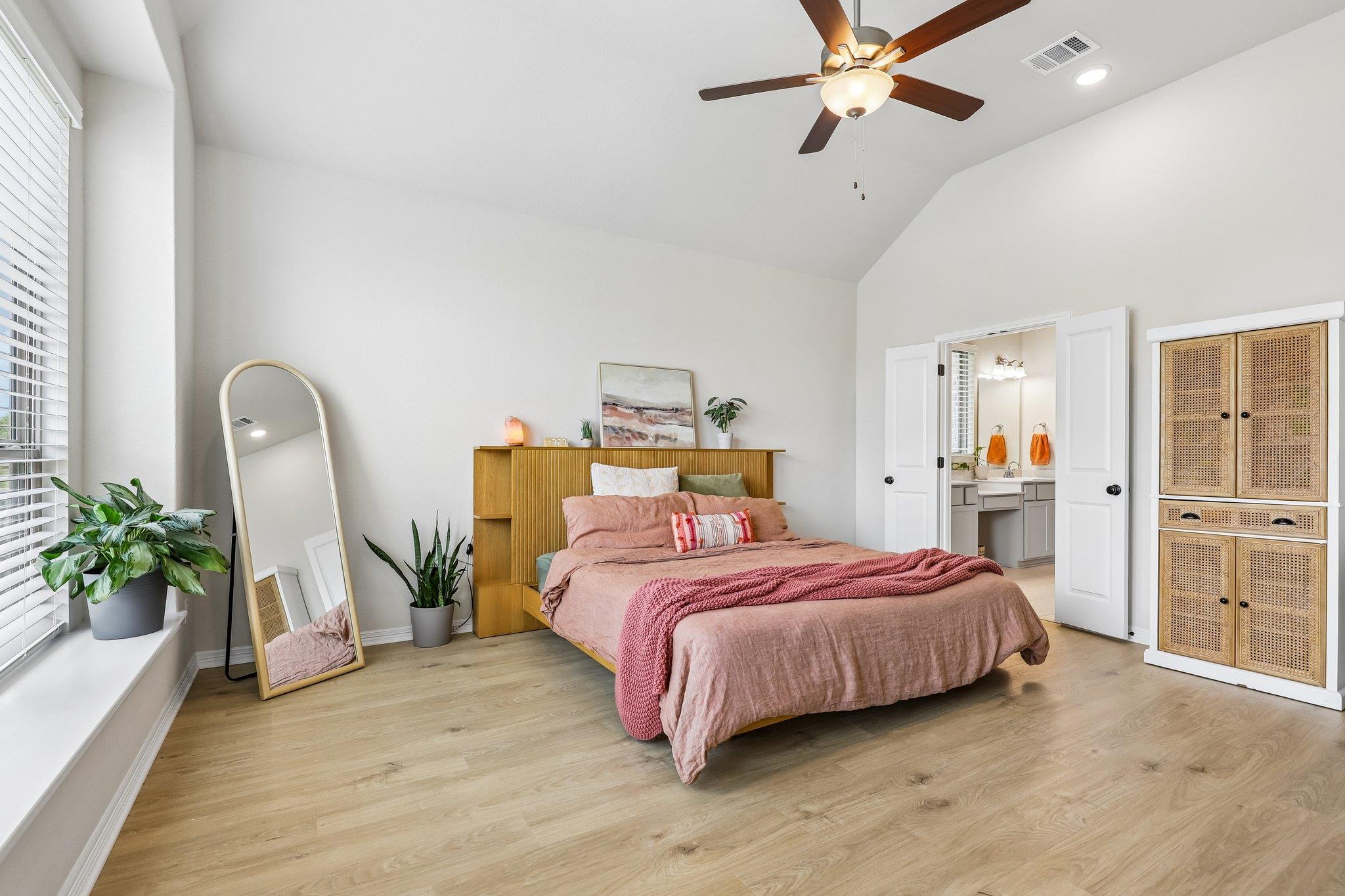 124 FOUNTAIN GRASS Dr, San Marcos, TX 78666