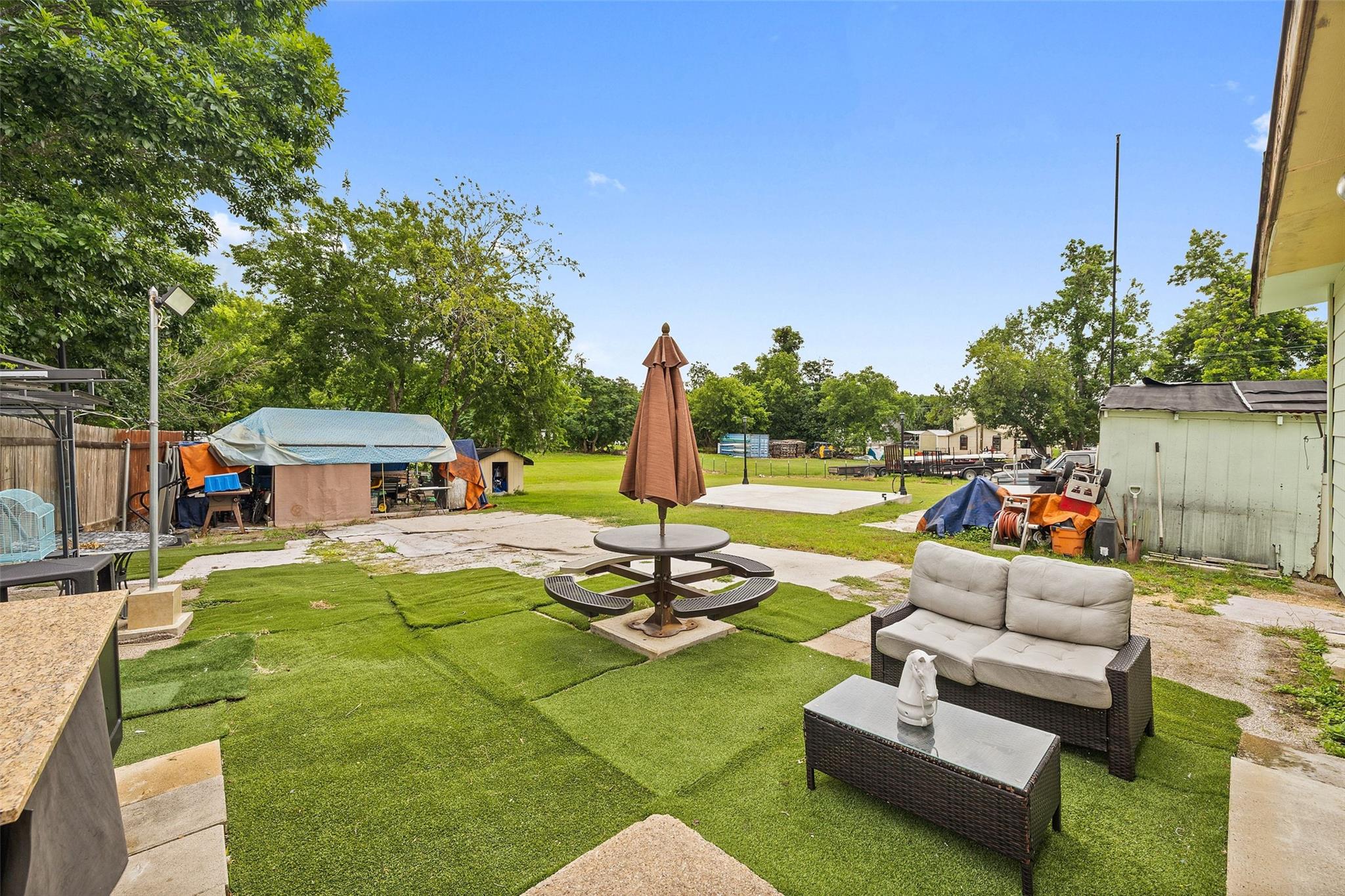 718 Kimbro St, Taylor, TX 76574