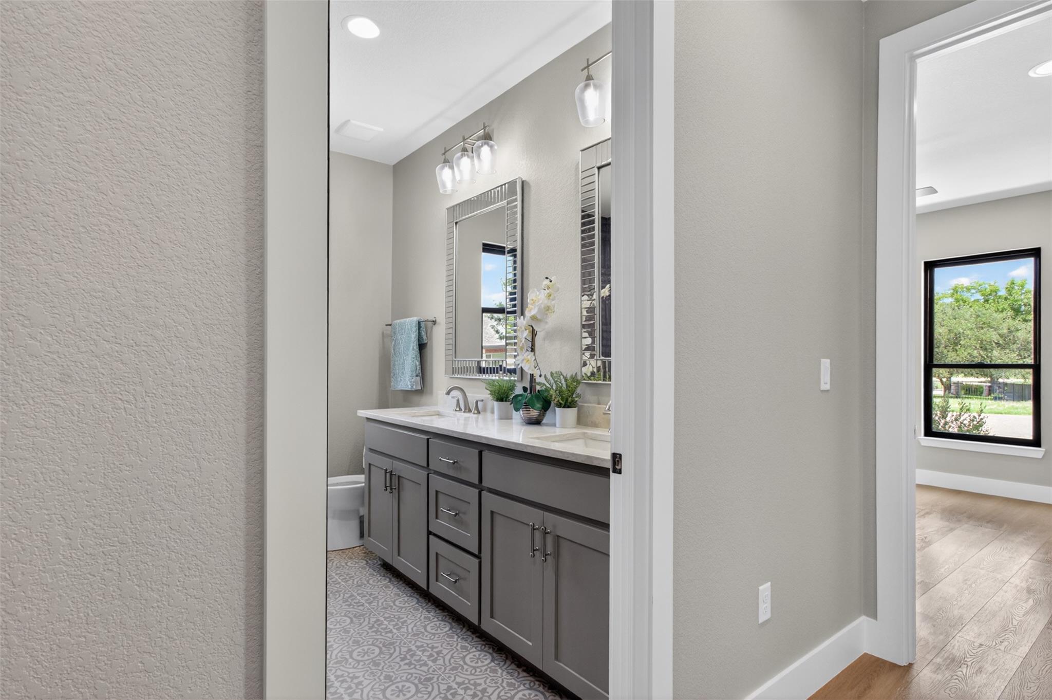 103 Still Meadow Dr, Kingsland, TX 78639