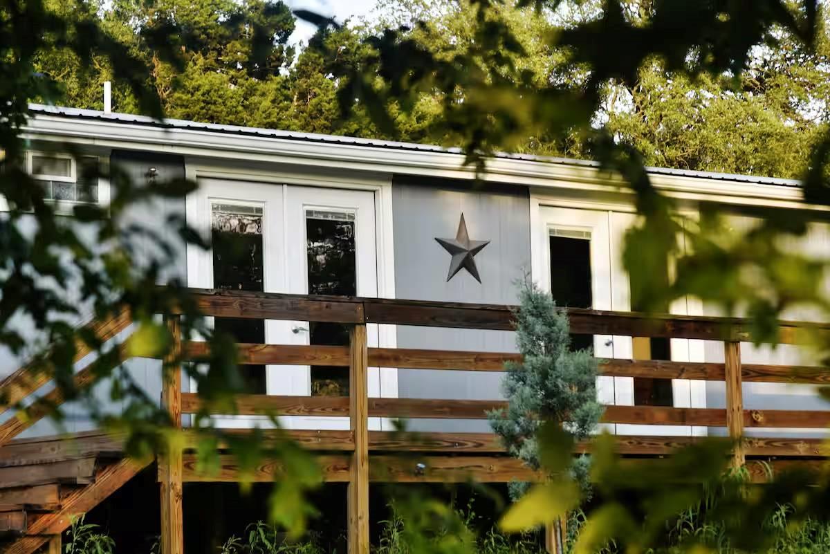 8807 High Valley Rd, Austin, TX 78737