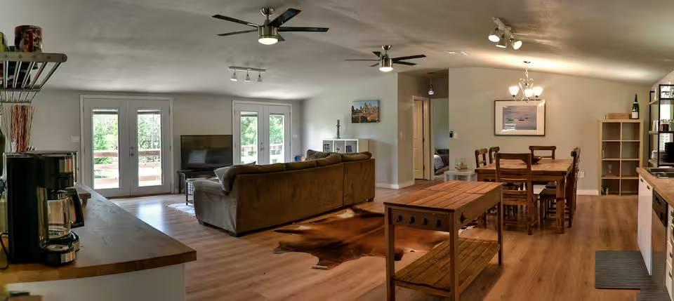 8807 High Valley Rd, Austin, TX 78737