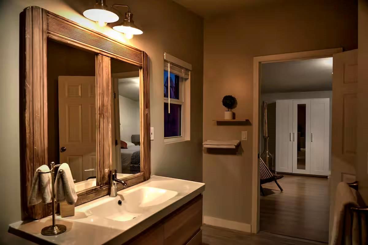 8807 High Valley Rd, Austin, TX 78737