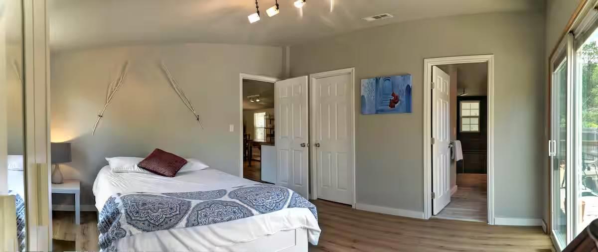 8807 High Valley Rd, Austin, TX 78737