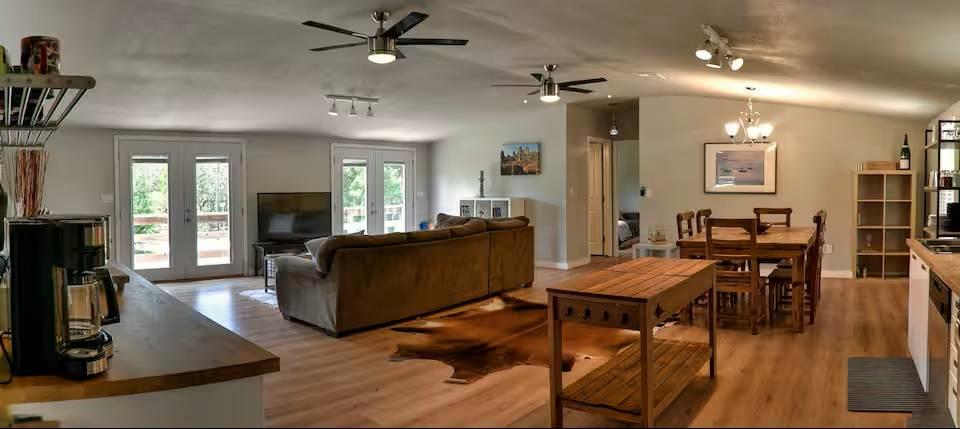 8807 High Valley Rd, Austin, TX 78737