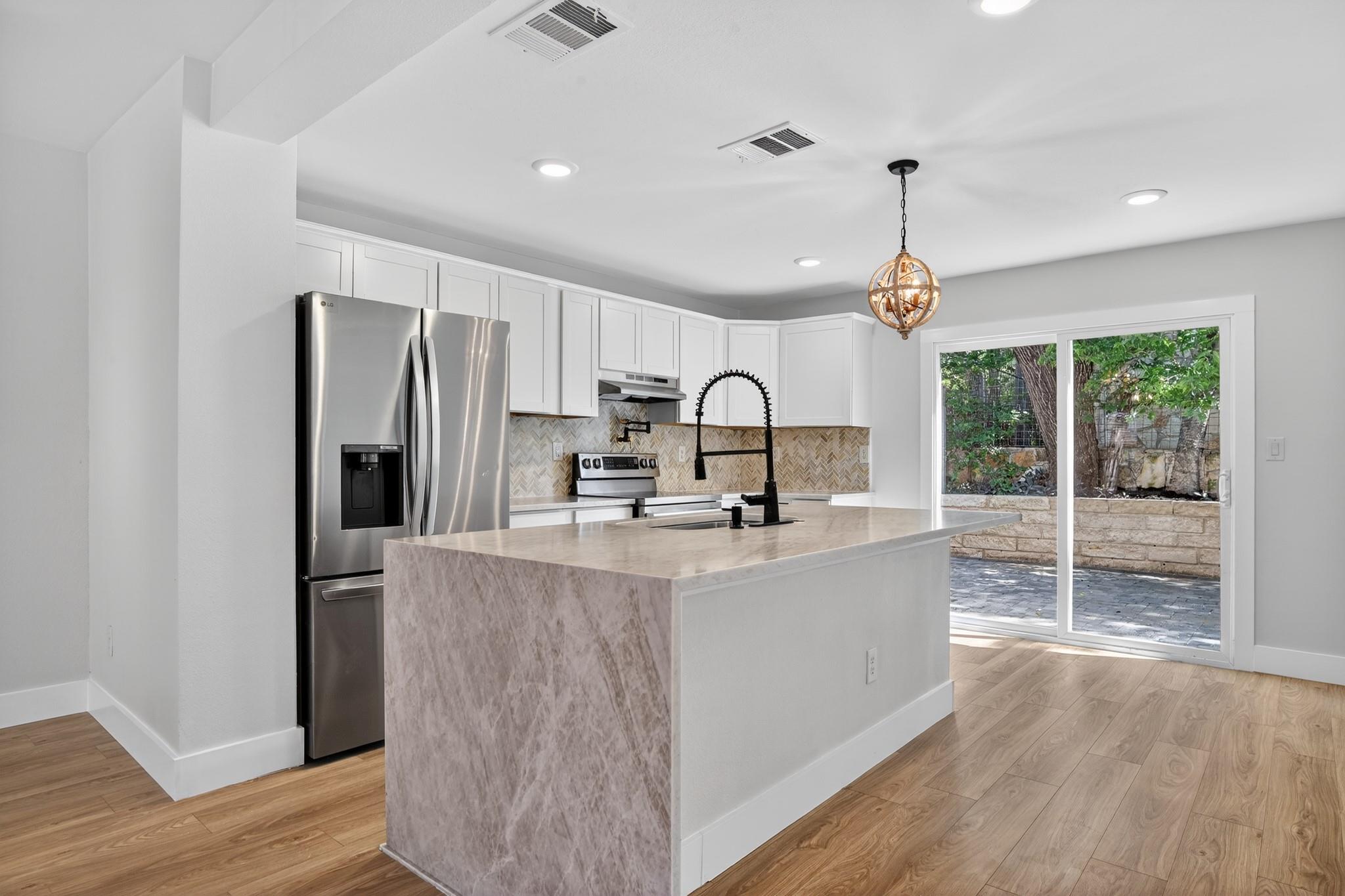 1205 E 9th St, Austin, TX 78702