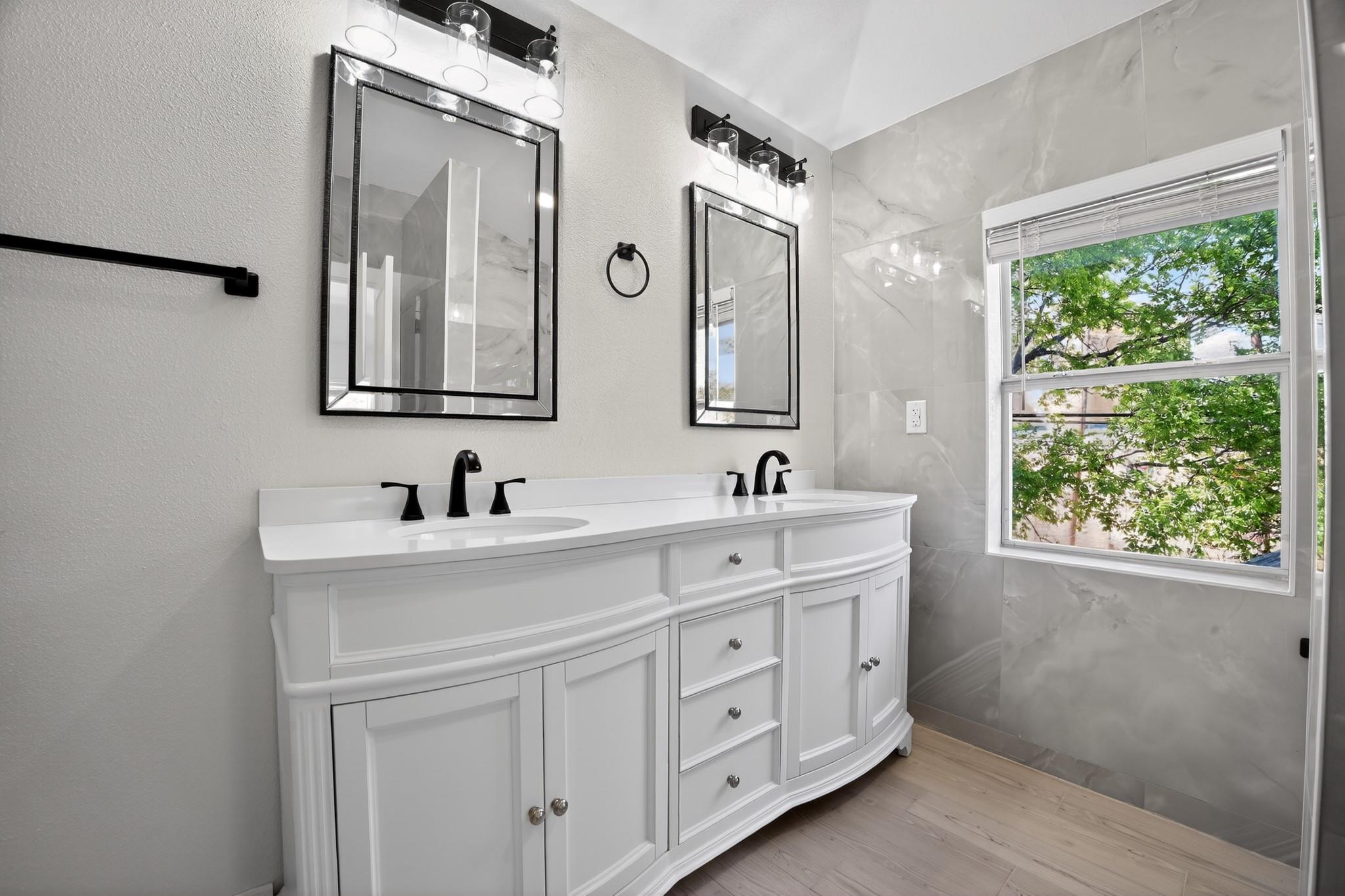 1205 E 9th St, Austin, TX 78702