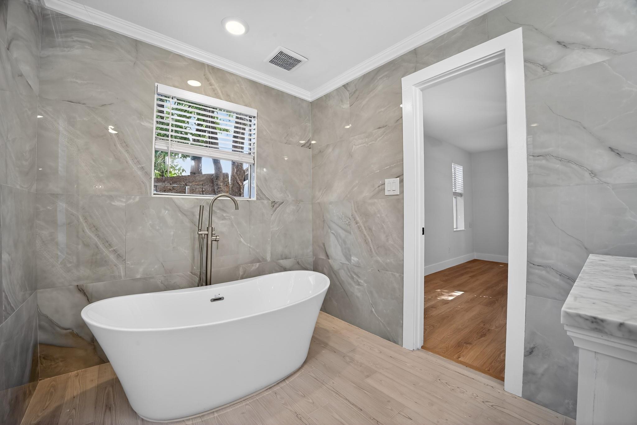 1205 E 9th St, Austin, TX 78702