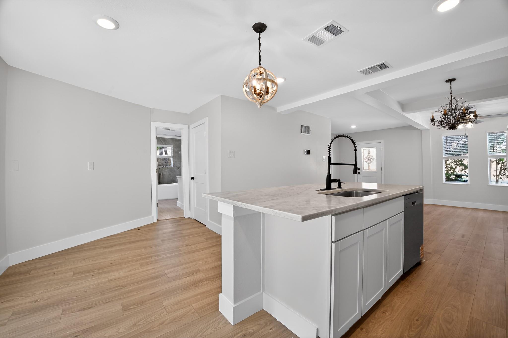 1205 E 9th St, Austin, TX 78702