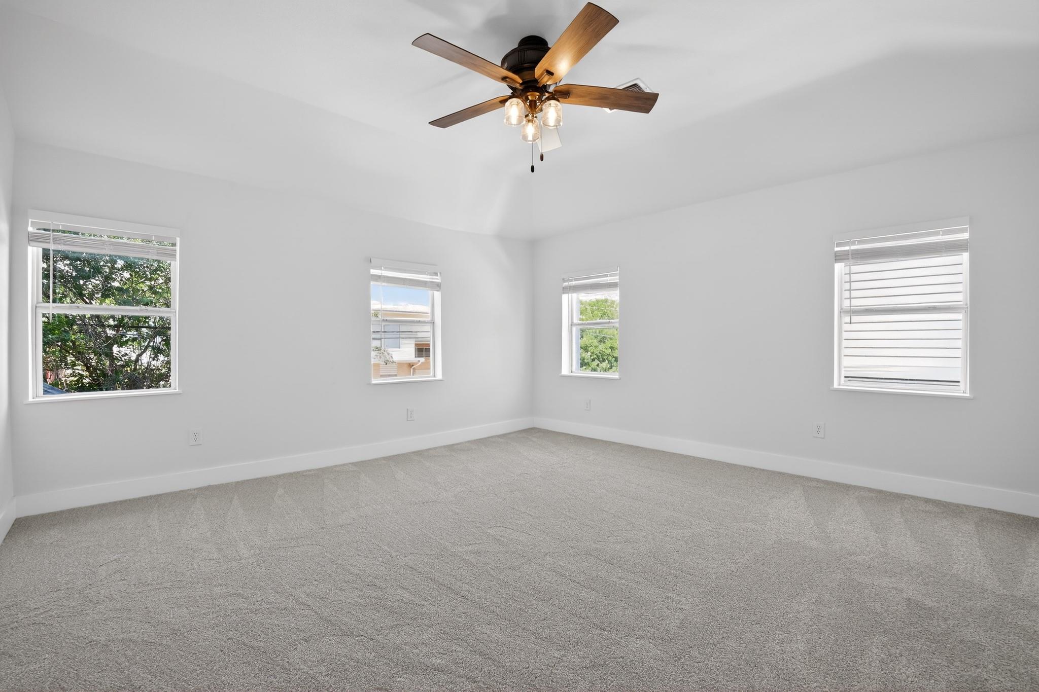 1205 E 9th St, Austin, TX 78702