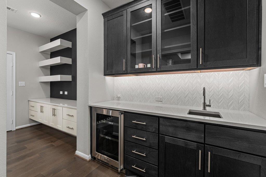 519 Woodside Ter, Austin, TX 78738