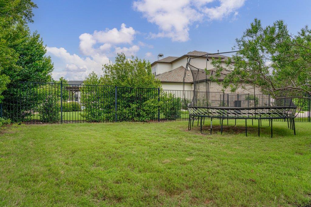 519 Woodside Ter, Austin, TX 78738