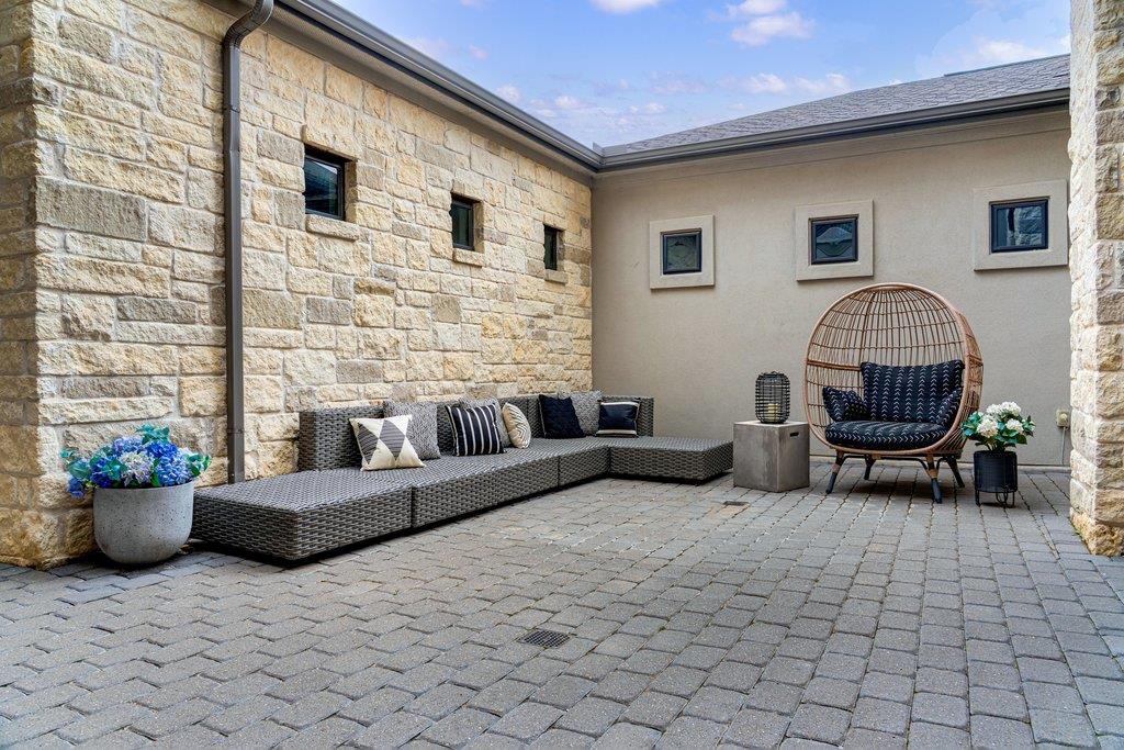 519 Woodside Ter, Austin, TX 78738