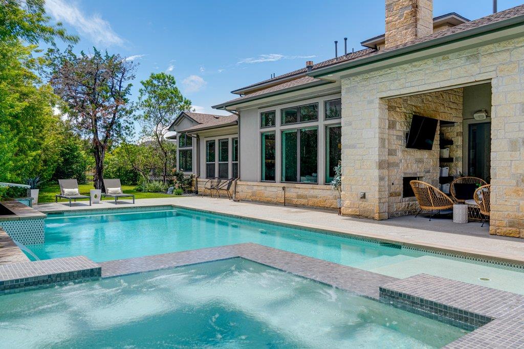 519 Woodside Ter, Austin, TX 78738
